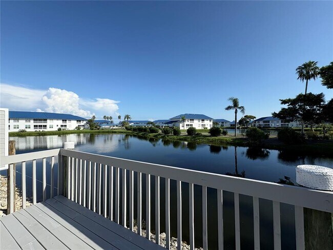 Building Photo - 1011 Pelican Ct