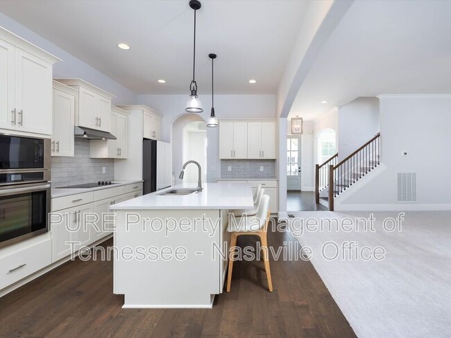 Building Photo - 631 Silva Ln