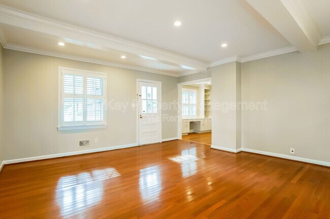 Building Photo - 3401 White Oak Rd