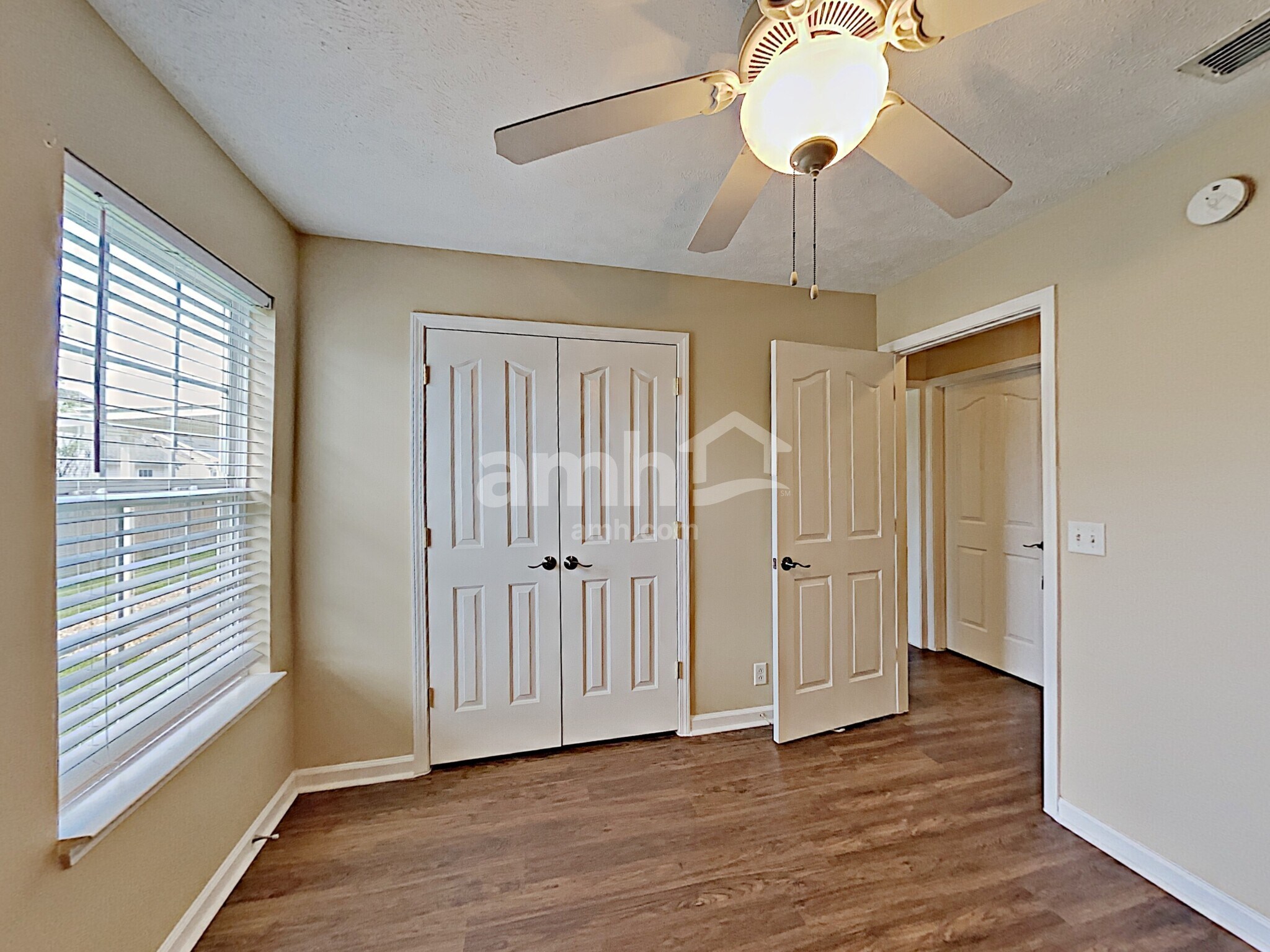 Building Photo - 3050 Weybridge Dr
