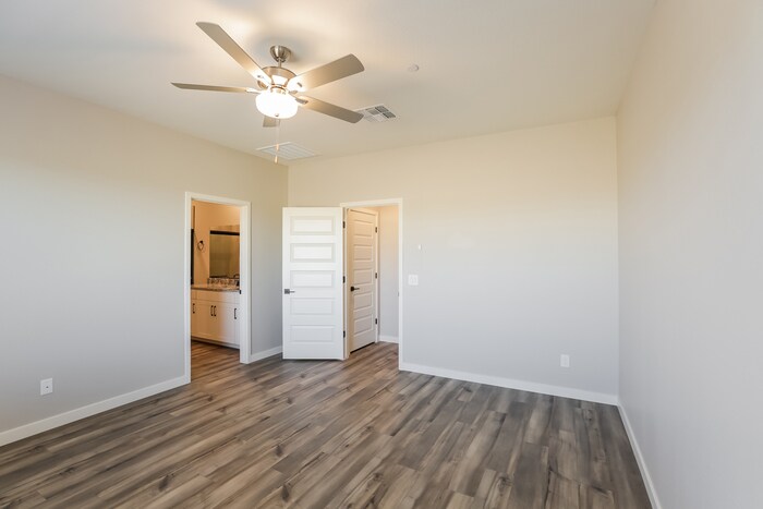 Building Photo - 11492 W Camden Dr