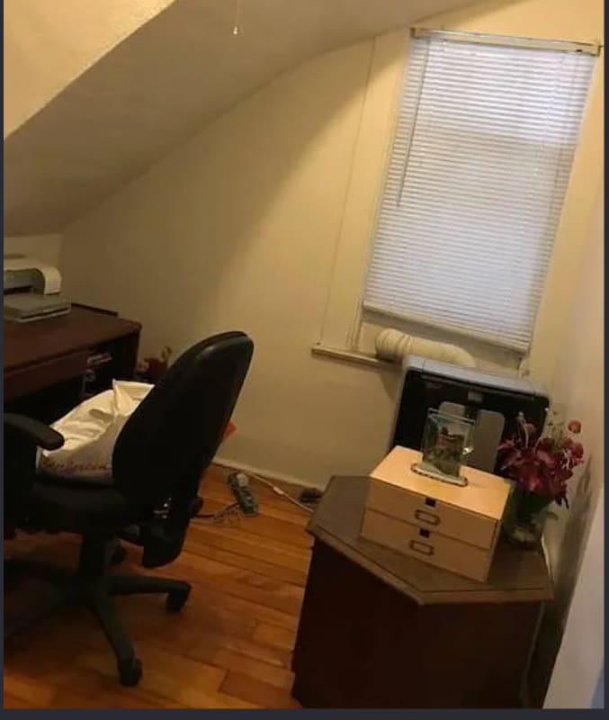 Building Photo - 1320 W Schubert Ave