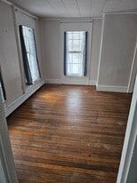 Building Photo - 69 Green St