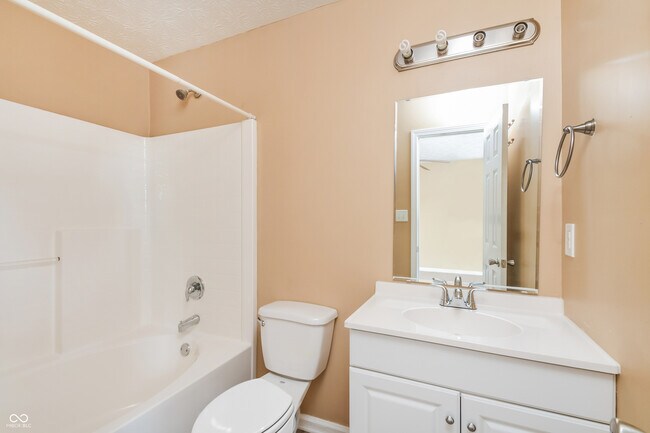 Building Photo - 6602 Largo Ln