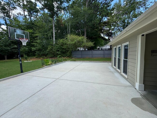 Building Photo - 965 Bass Ct N W