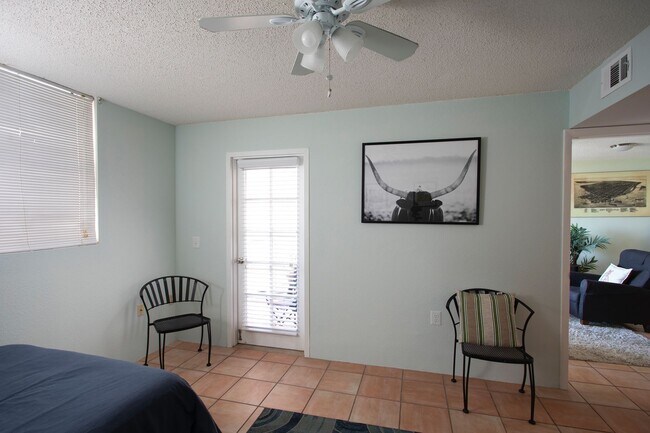 Building Photo - 3930 S Roosevelt Blvd