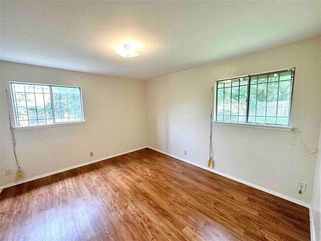 Building Photo - 8109 Georgian Dr