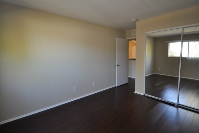 Building Photo - 15007 Burbank Blvd