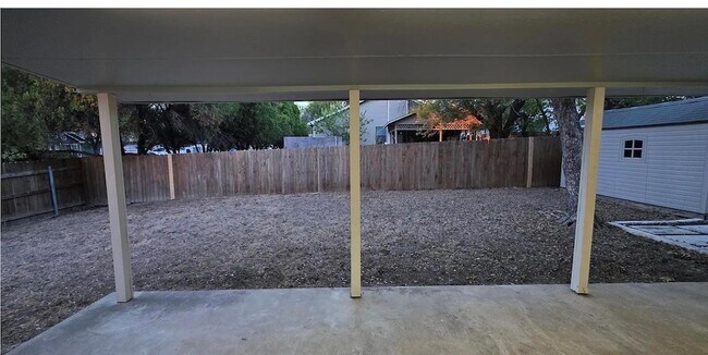 Building Photo - 1300 Tuffit Ln