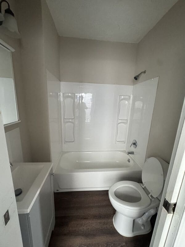 Building Photo - 263/265 S Hedges St.