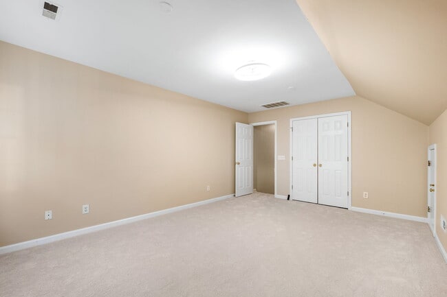 Building Photo - 9200 Brechin Dr