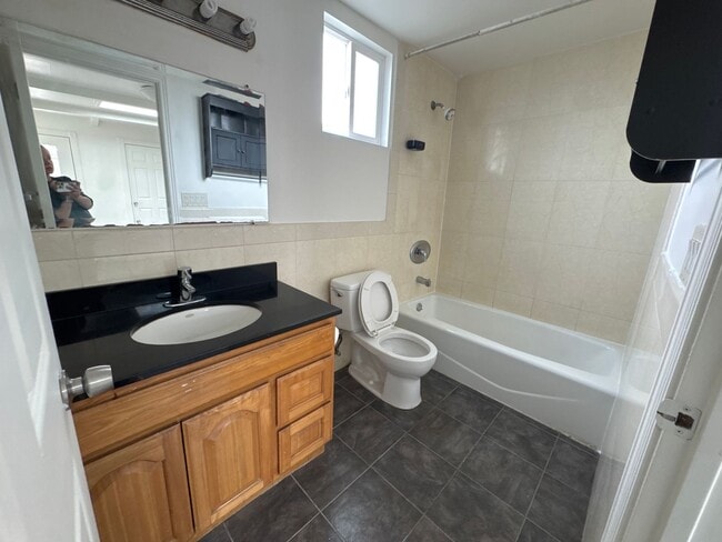 Building Photo - AVAILABLE! OPEN HOUSE SUNDAY 4:30-6:00 PM
