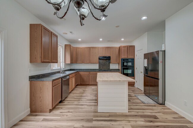 Building Photo - 208 Woodbrook Way