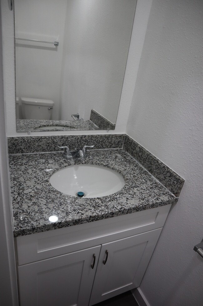 Building Photo - 6011 Wedgefield St