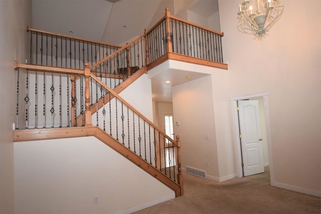 Building Photo - 1040 N 130 W