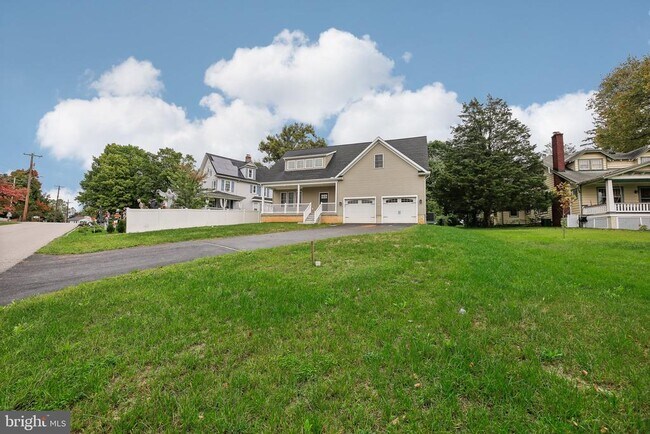 Building Photo - 43 Bennett Ave