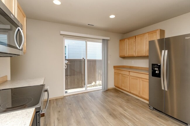 Building Photo - Fantastic DuPont Rambler with AC and Sprinkler System