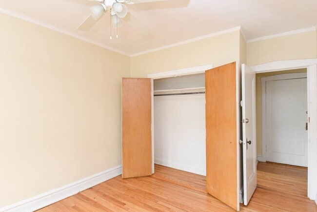 Building Photo - 3902 W Argyle St