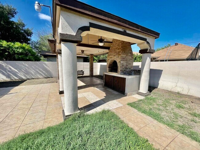 Building Photo - 9666 White Wing Loop