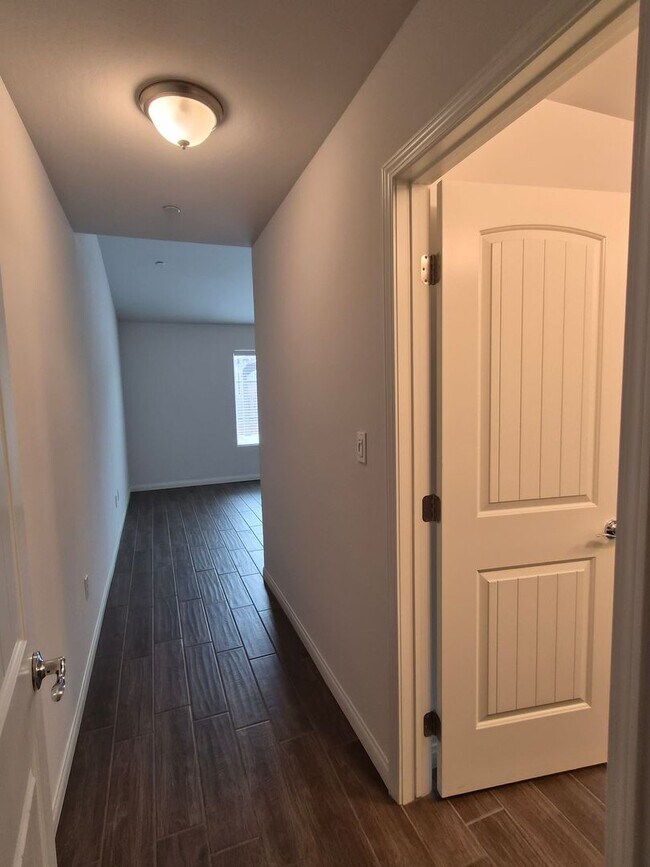 Building Photo - House for Rent