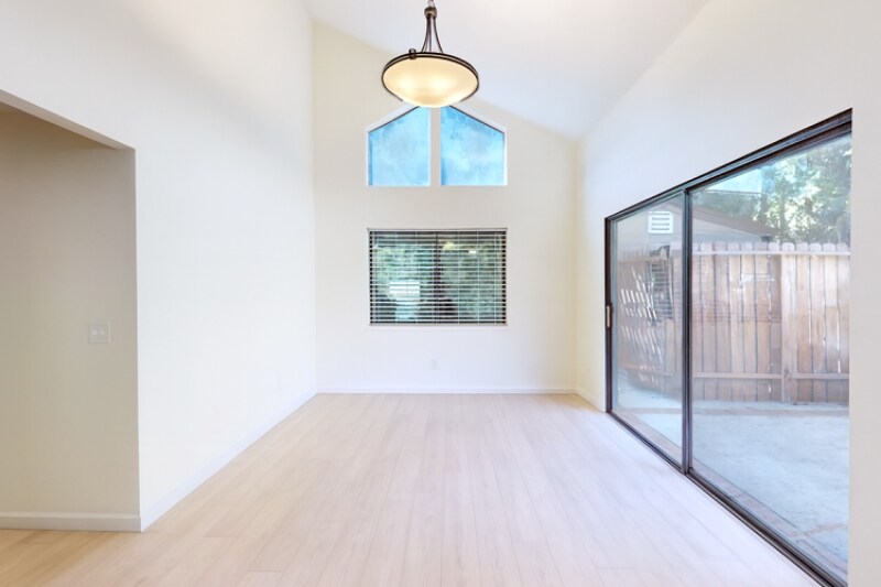 Building Photo - 5813 Serrania Ave