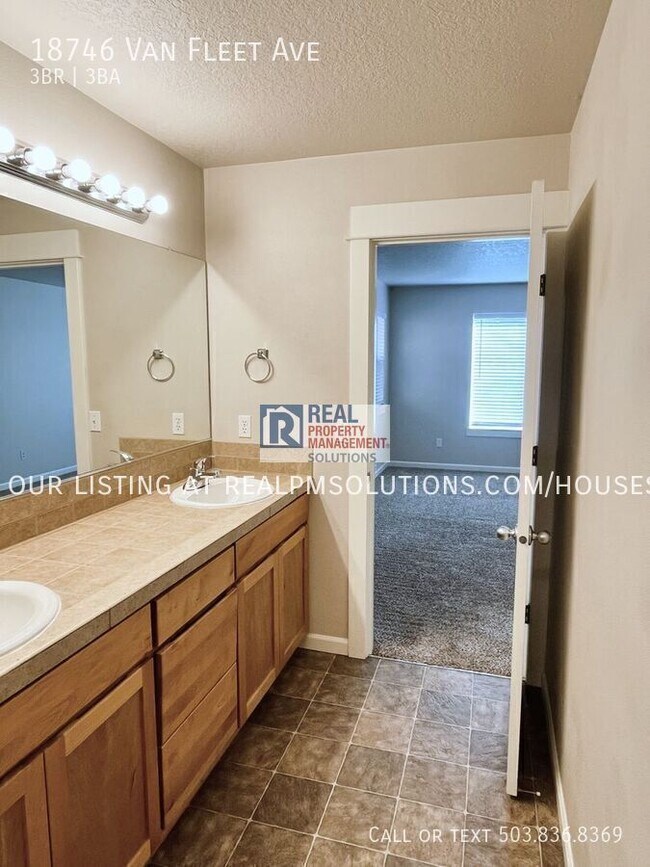 Building Photo - 18746 Van Fleet Ave