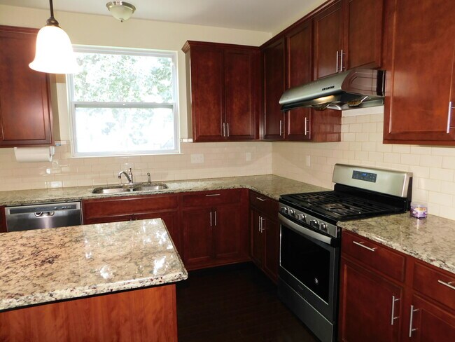 Building Photo - 4251 Lilac Ln