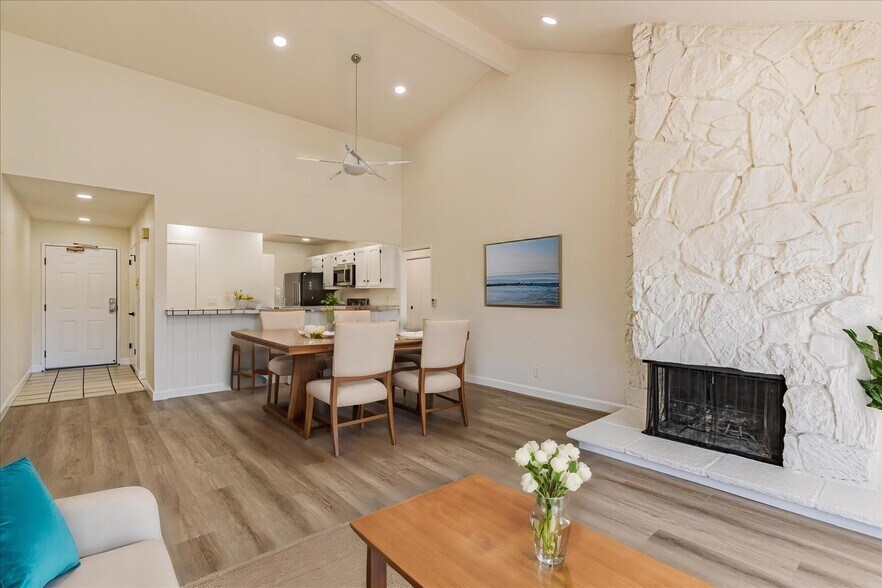 Building Photo - 25700 University Ct