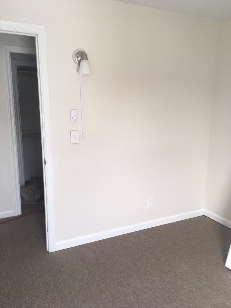 Building Photo - 245 Colonial Ave