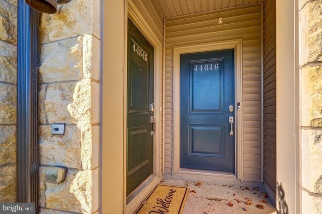 Building Photo - 44848 Tiverton Sq