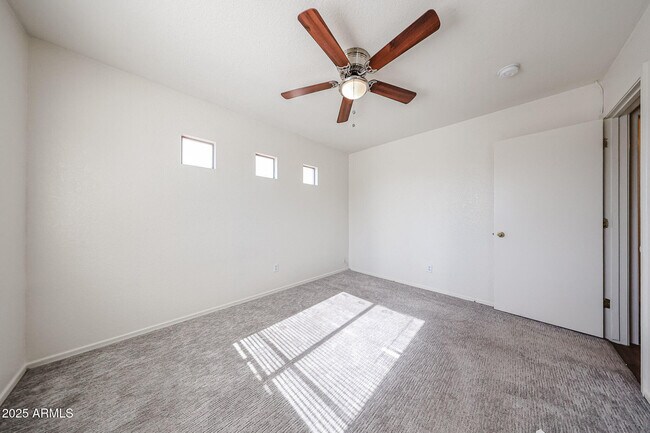 Building Photo - 2428 S 84th Gln