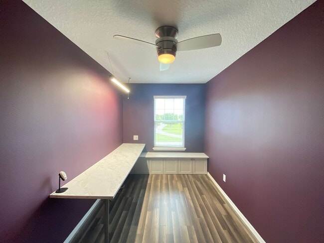 Building Photo - WINDERMERE TRAILS - 3BR/2.5BA PLUS DEN - WALK TO THE PARK