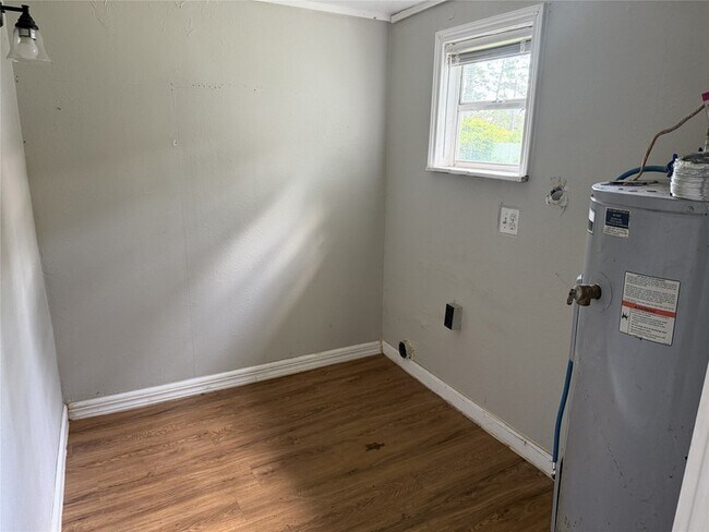 Building Photo - 9084 Peggy Dr