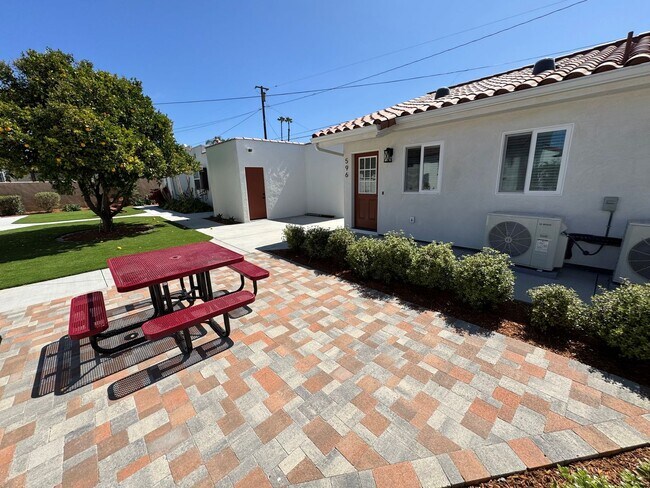 Building Photo - Completely Remodeled Spanish Style Midtown Apartment! Air Conditioning!