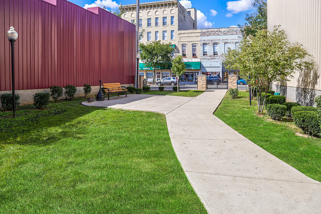 Building Photo - The Lofts at Court and Main