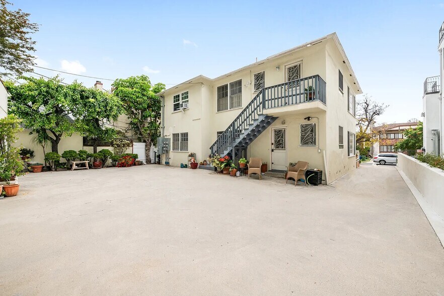 Building Photo - 10723 Ashton Ave