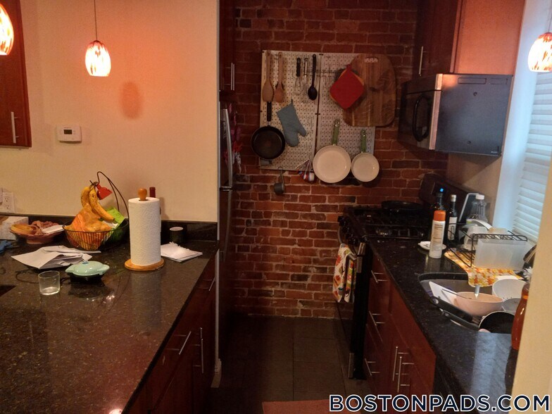 Building Photo - 34 Sussex St