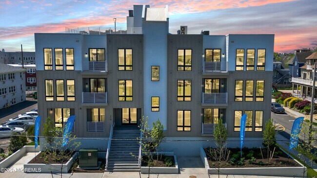 Primary Photo - 218 3rd Ave