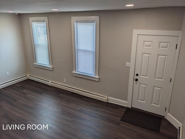 Building Photo - 329 N 2nd St