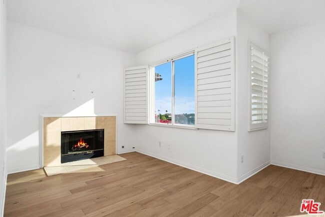 Building Photo - 16656 Cll Jermaine