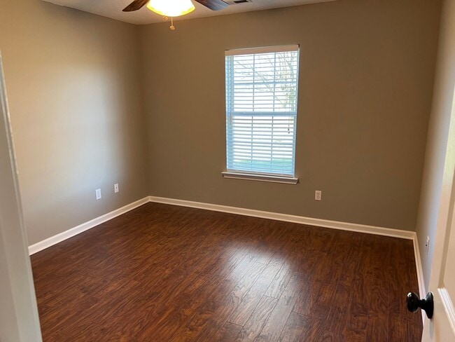 Building Photo - Cool Springs  - 4 BR / 2 BA