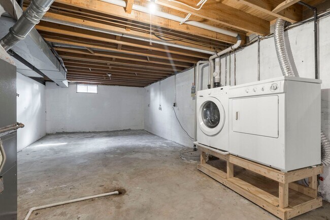 Building Photo - 1211 Meadowridge Trail
