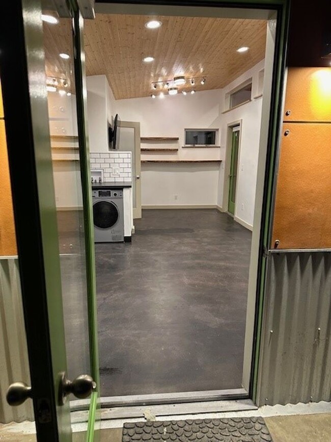 Building Photo - Modern Studio Eastside of Flagstaff- AVAIL...