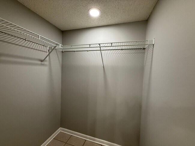 Building Photo - 1312 Twin Springs Ct