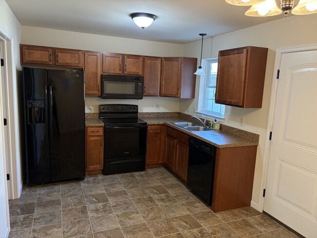 Building Photo - 530 Byler Cir