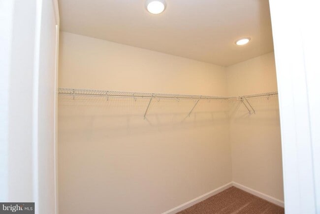 Building Photo - 42452 Dogwood Glen Square