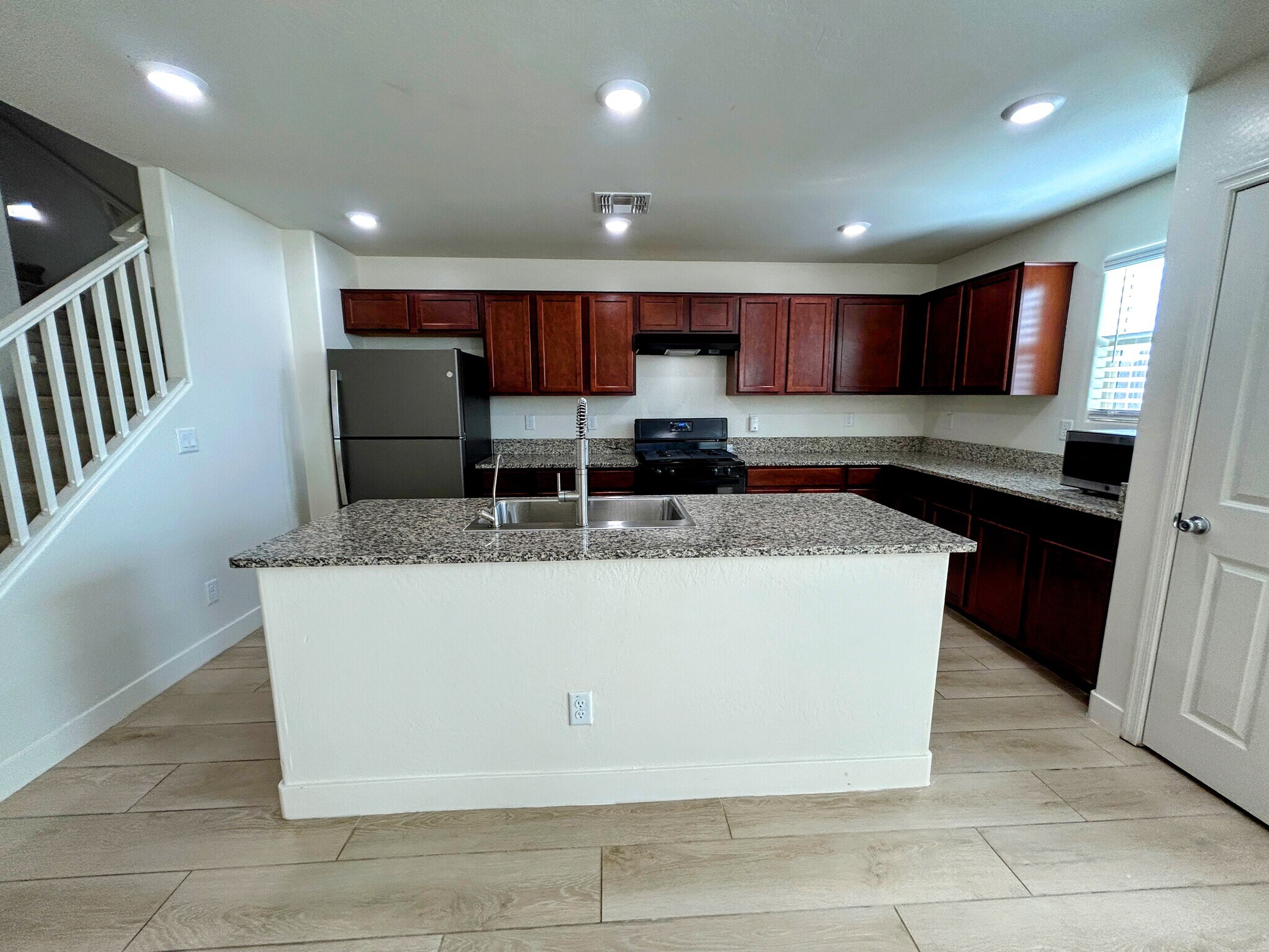 Building Photo - 2964 S Washington St