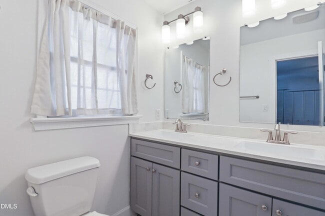 Building Photo - 322 E Millbrook Rd