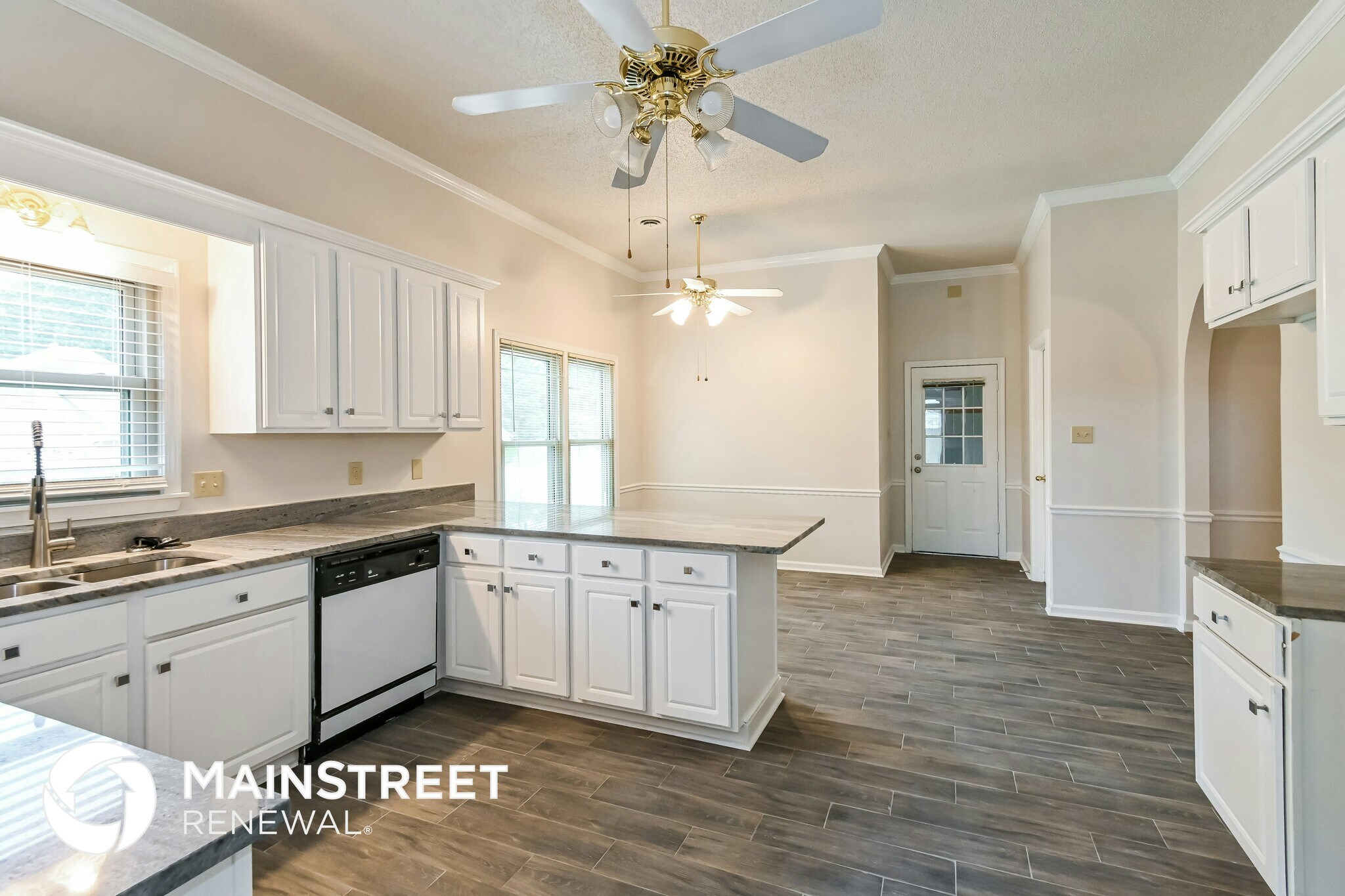 Building Photo - 4415 Richmond Cir S