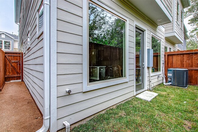 Building Photo - 5105 Pine Reach Dr